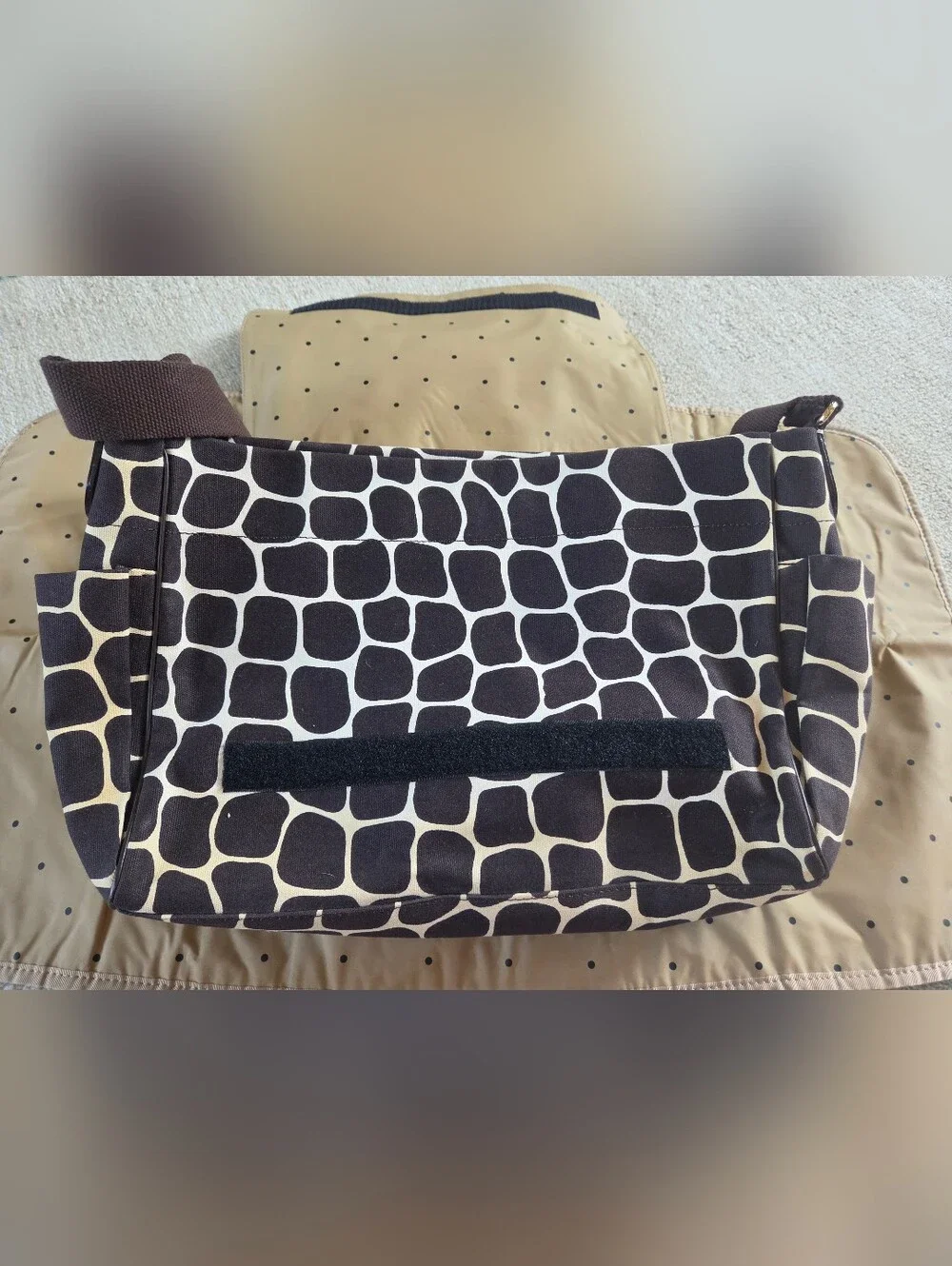 Kate Spade Giraffe Messanger Diaper Bag with Changing Pad - New Without Tags